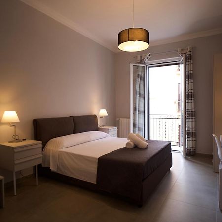 Donna Franca Rooms And Suite Palermo Exteriör bild